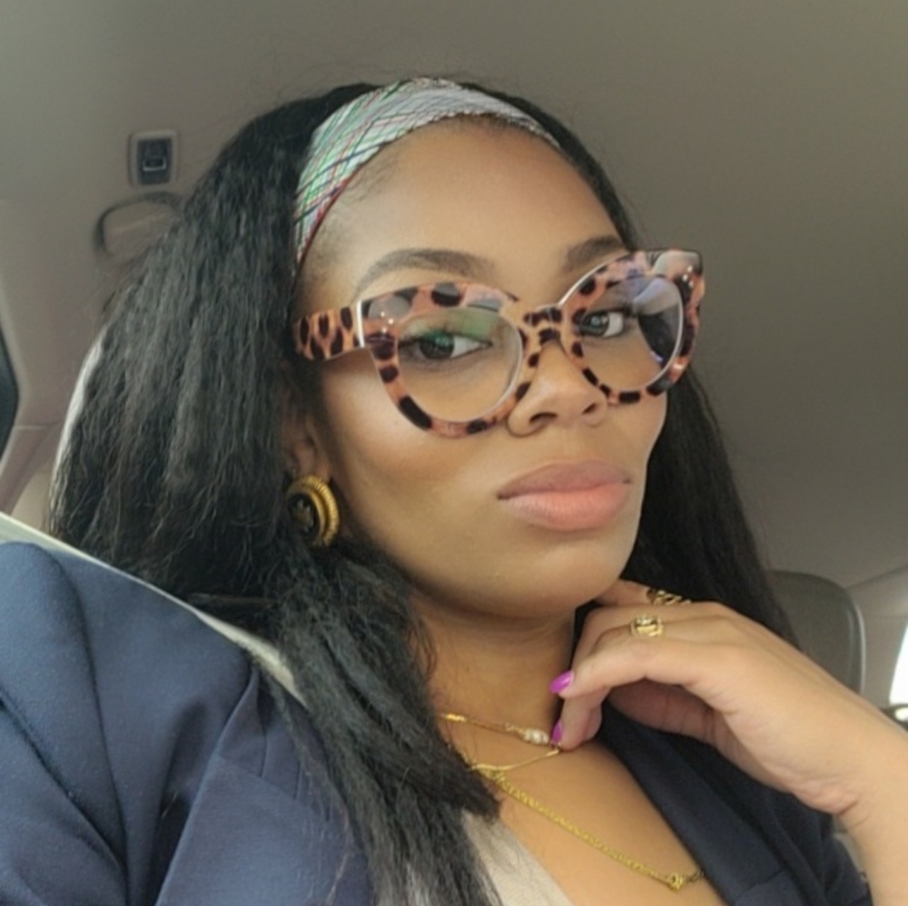 Meet your Posher, Brandie